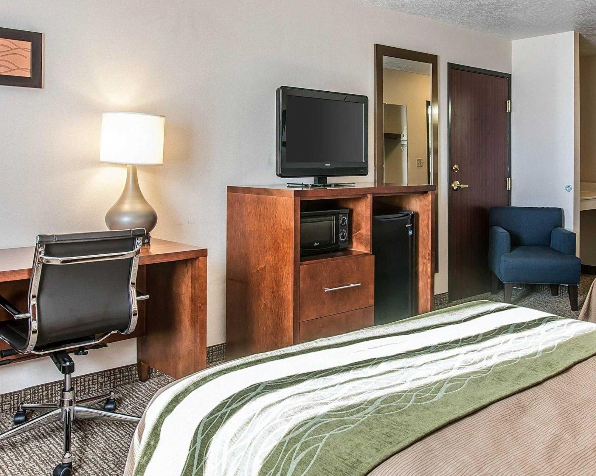 Bluffton Inn & Suites Exterior photo