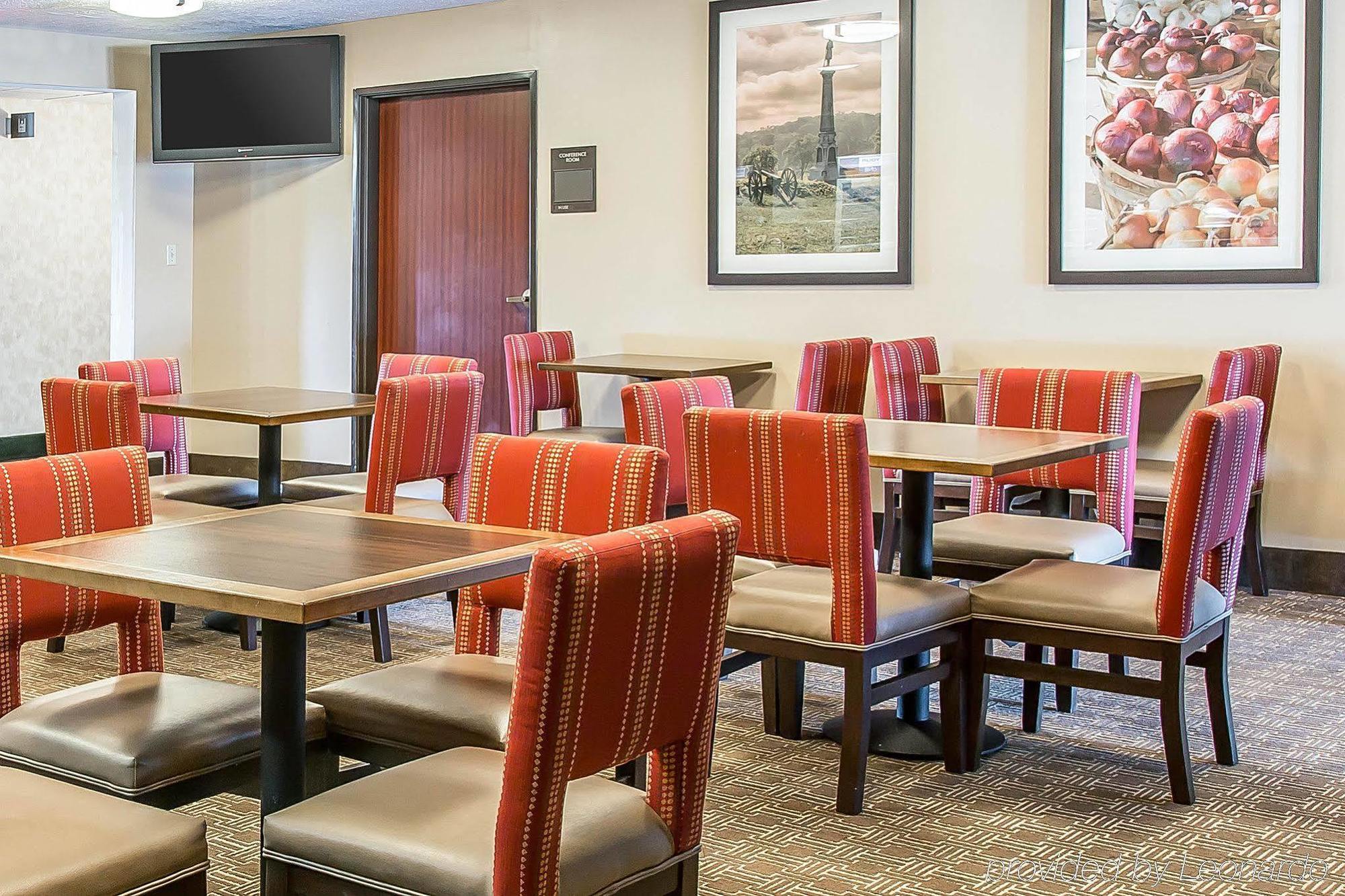 Bluffton Inn & Suites Exterior photo
