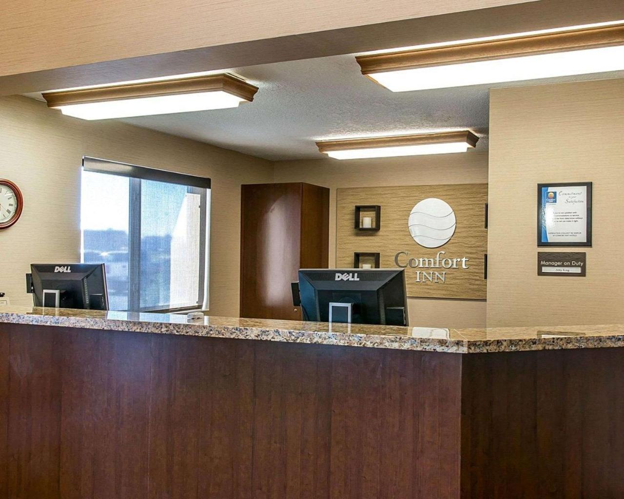 Bluffton Inn & Suites Exterior photo